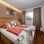 Апартаменты Living Schoenwies With Private Infrared And Zell Am Kaprun Summercard Целль-ам-Зе