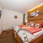 Апартаменты Living Schoenwies With Private Infrared And Zell Am Kaprun Summercard Целль-ам-Зе